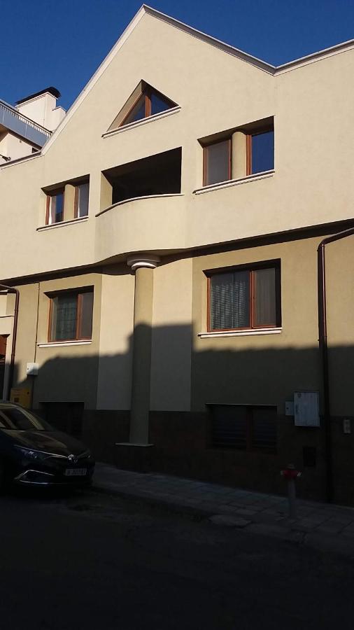 Нощувки Ботеви Sumen Kültér fotó